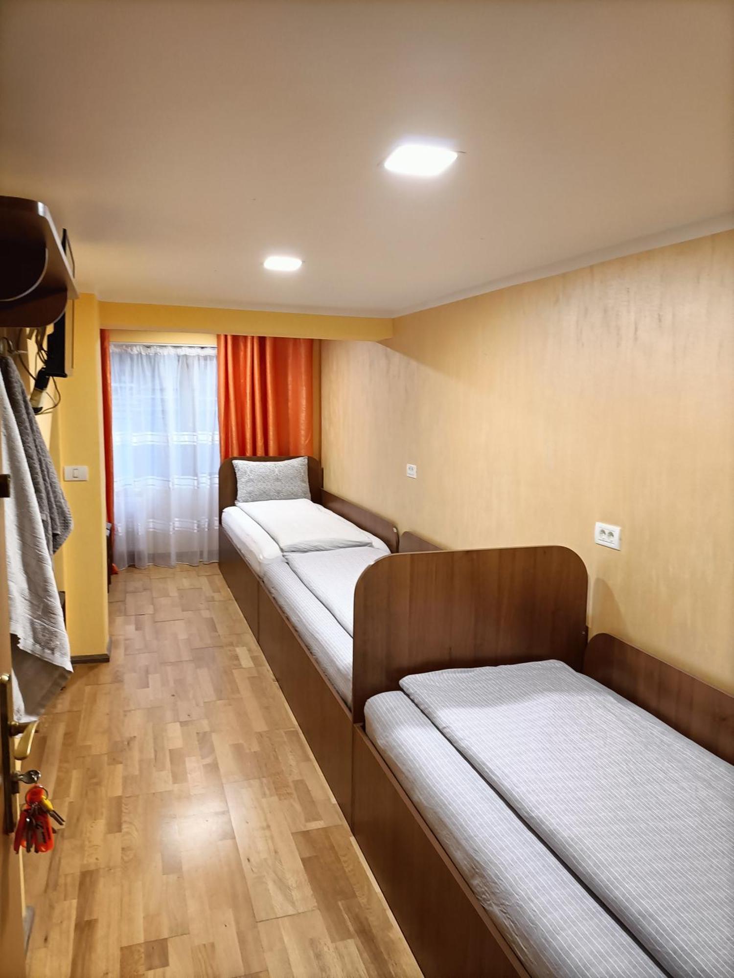 Hotel Casa Heidi Timisoara Exterior foto