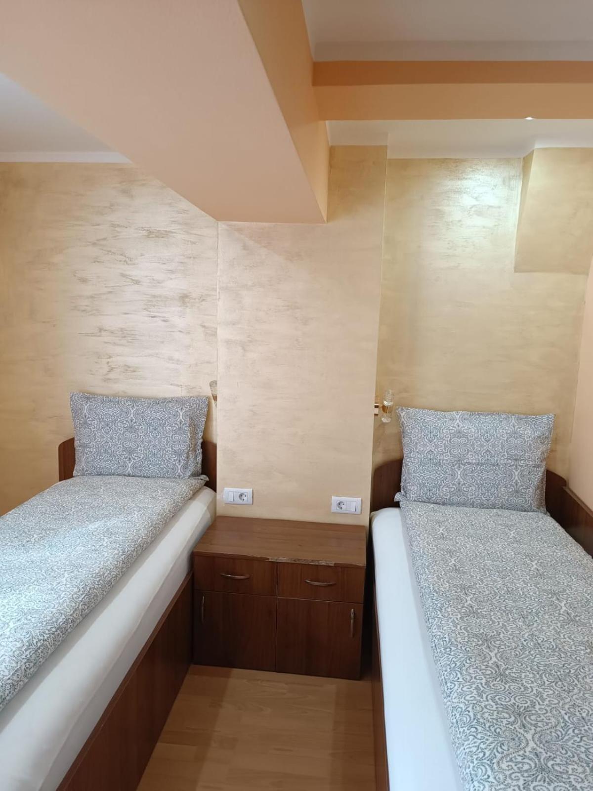Hotel Casa Heidi Timisoara Habitación foto