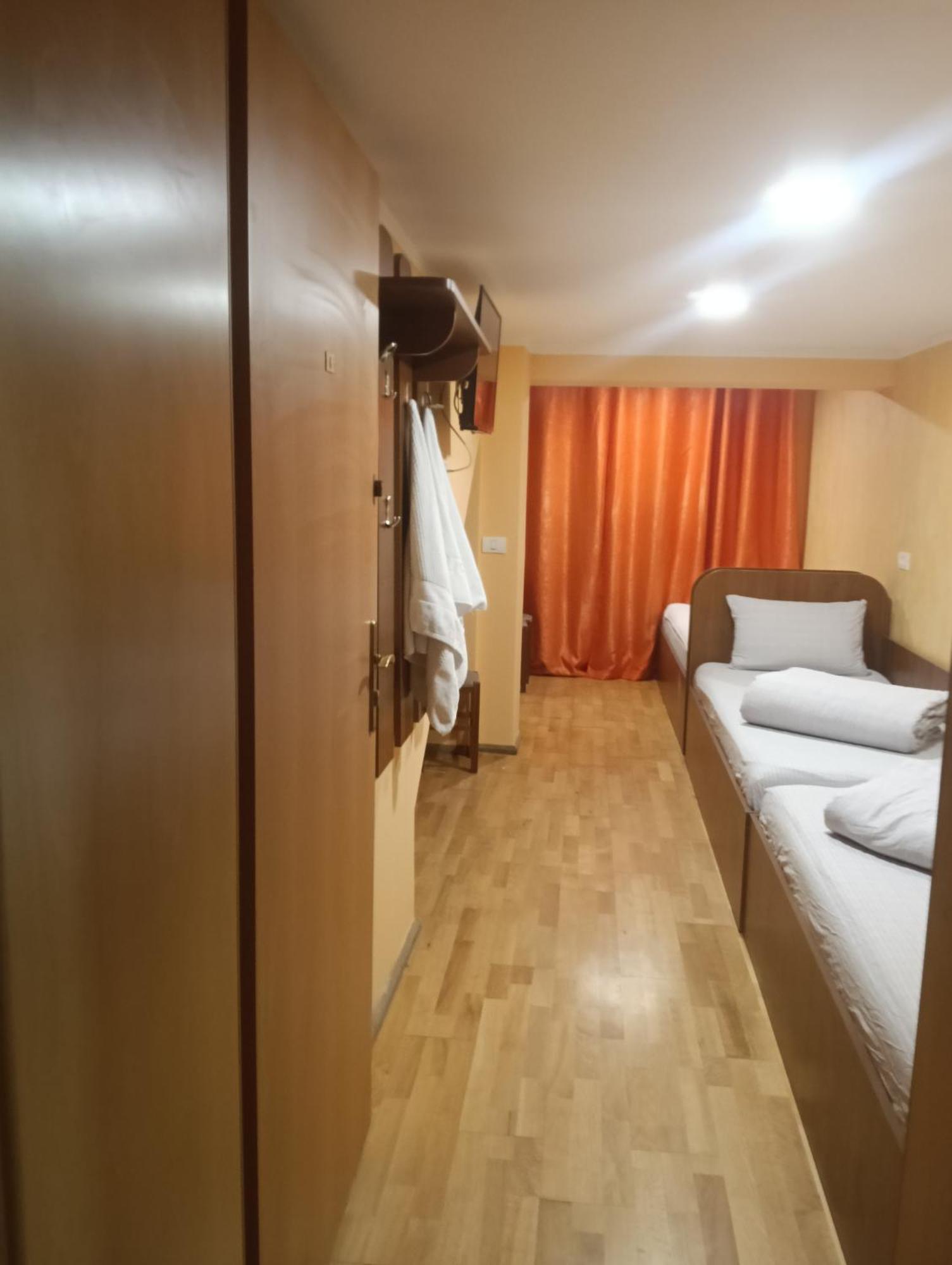 Hotel Casa Heidi Timisoara Habitación foto
