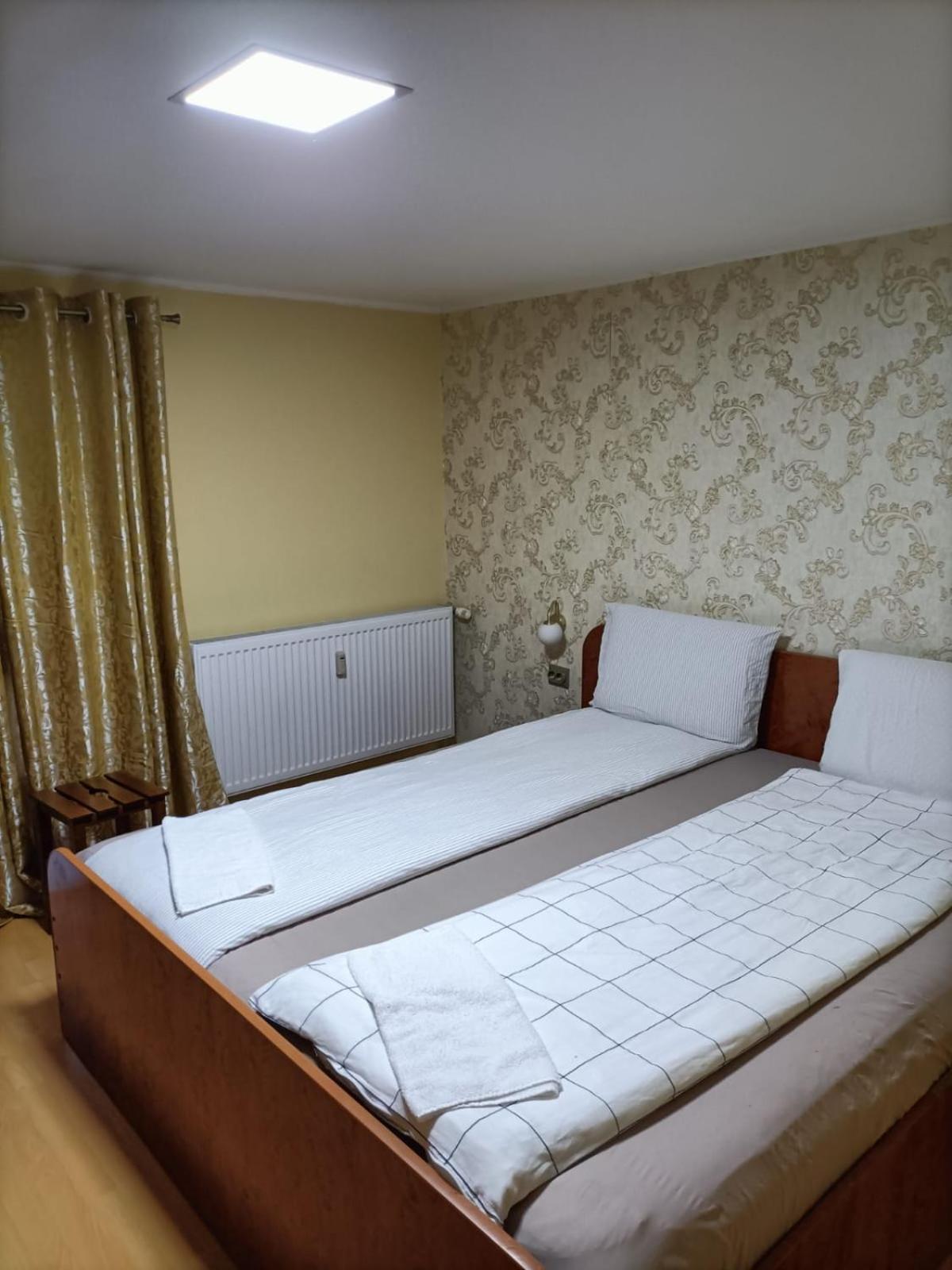 Hotel Casa Heidi Timisoara Habitación foto